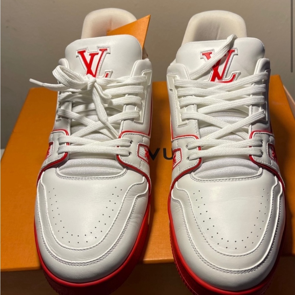Louis Vuitton size LV 8 US 10